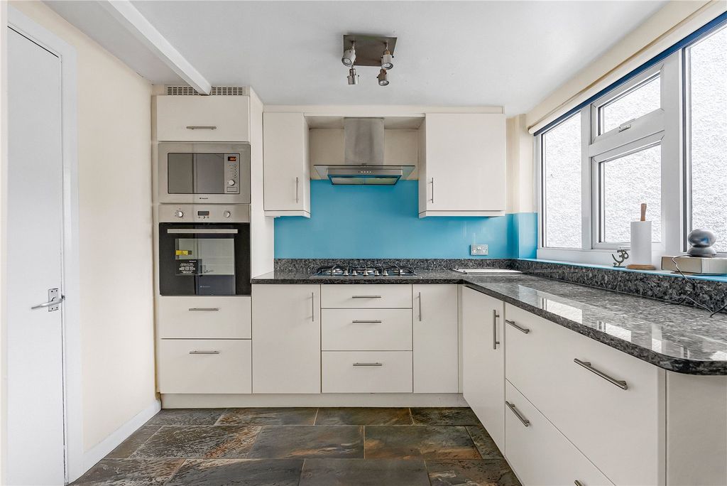 Property photo 3 of 21 Kitchen