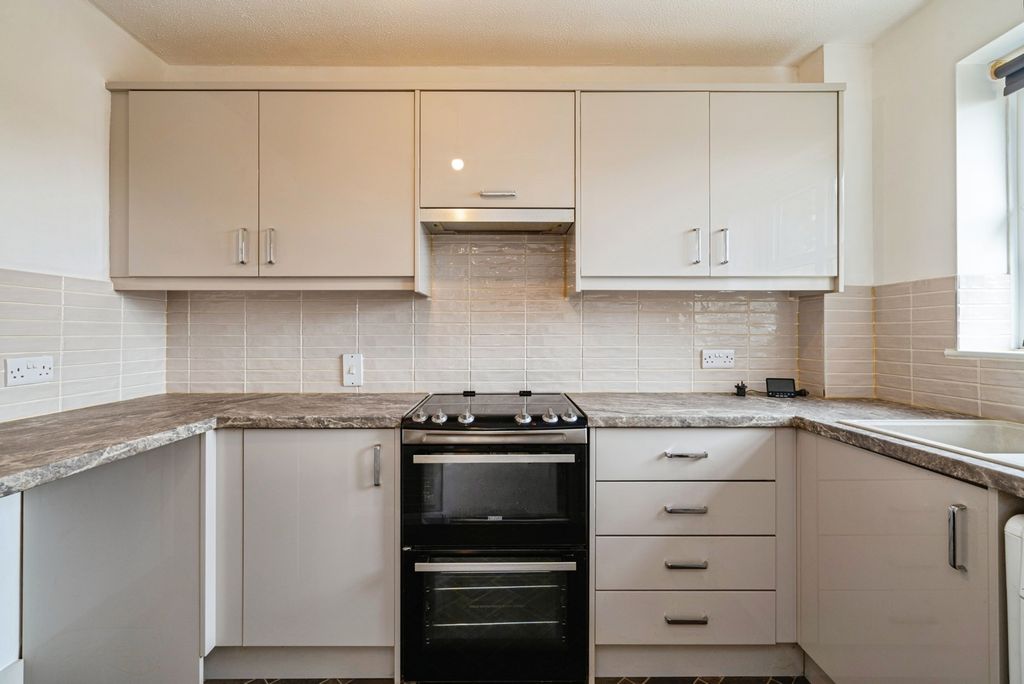 Property photo 2 of 13 Kitchen