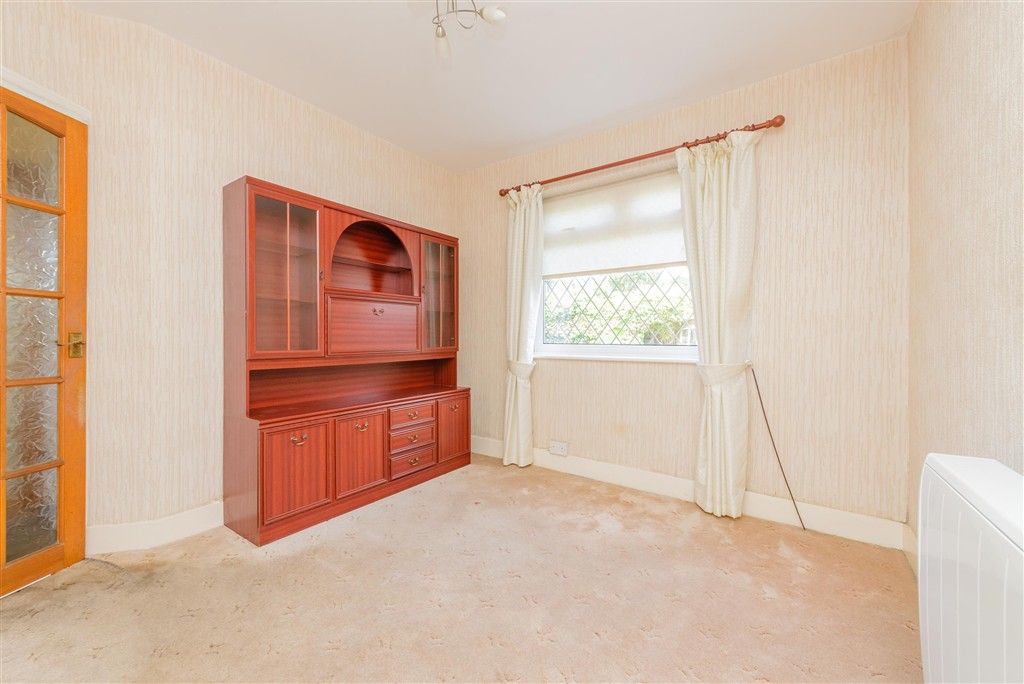 Property photo 2 of 11 Dining Area