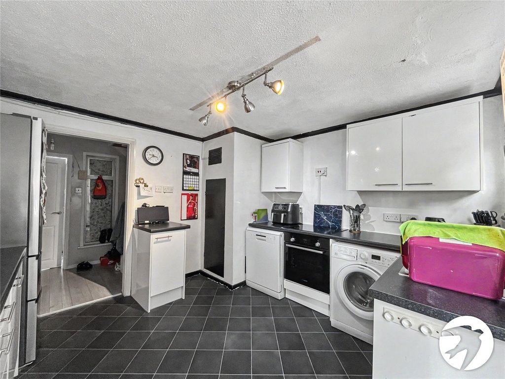 Property photo 3 of 15 Picture No. 08