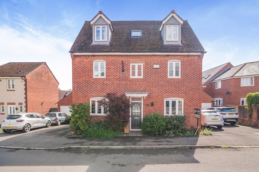 Property photo 1 of 23