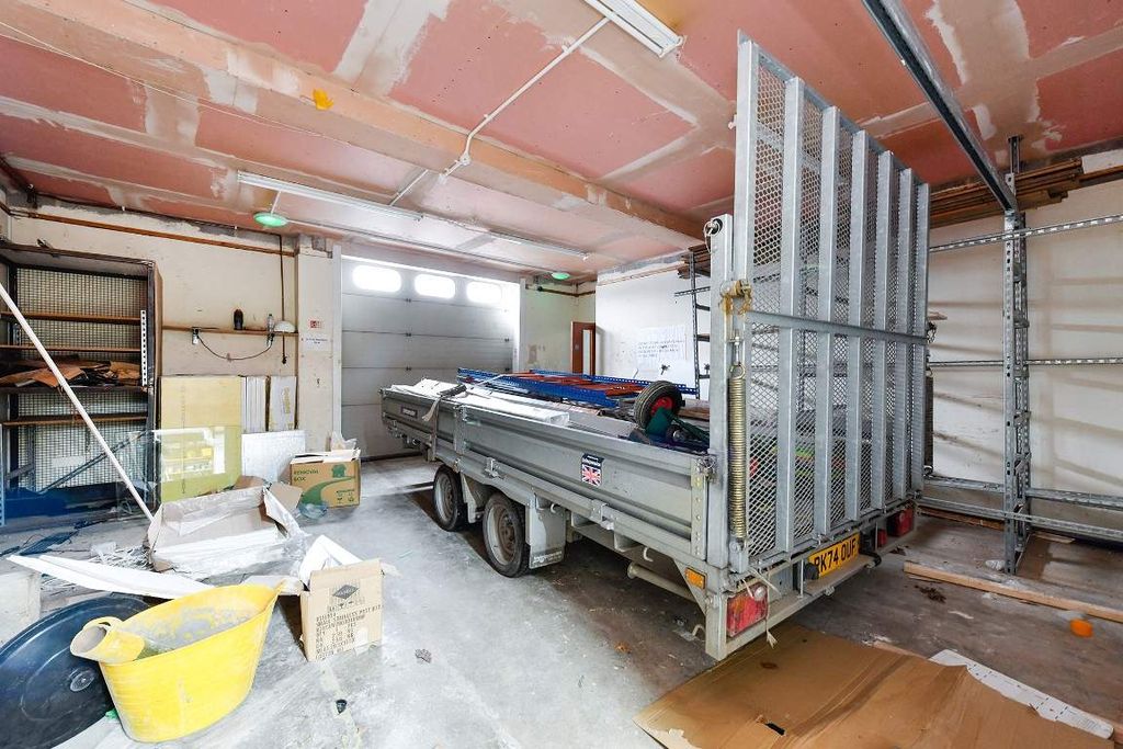 Property photo 3 of 5