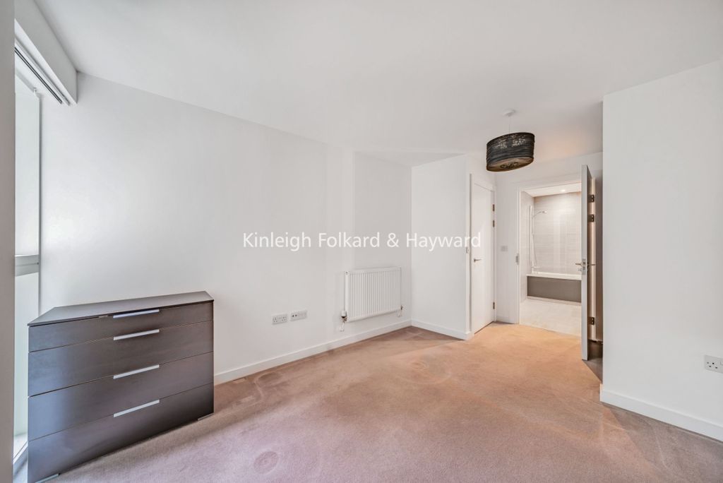 Property photo 2 of 11 5B39F2E1-A345-42c6-9