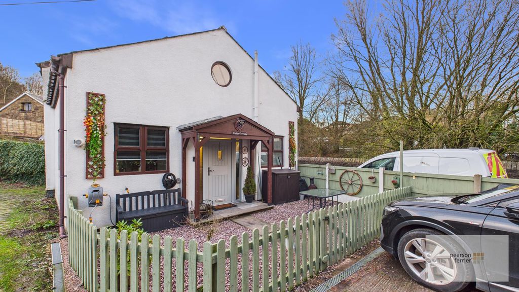 Property photo 1 of 13 Front