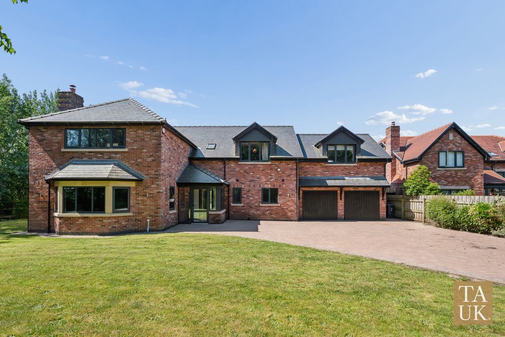Property photo 3 of 38