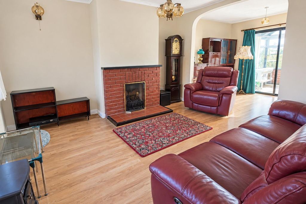 Property photo 3 of 14 Sitting Room.Jpg