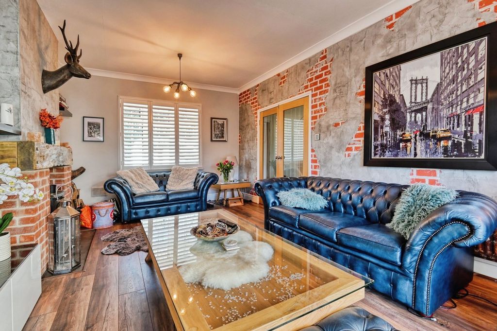 Property photo 3 of 20