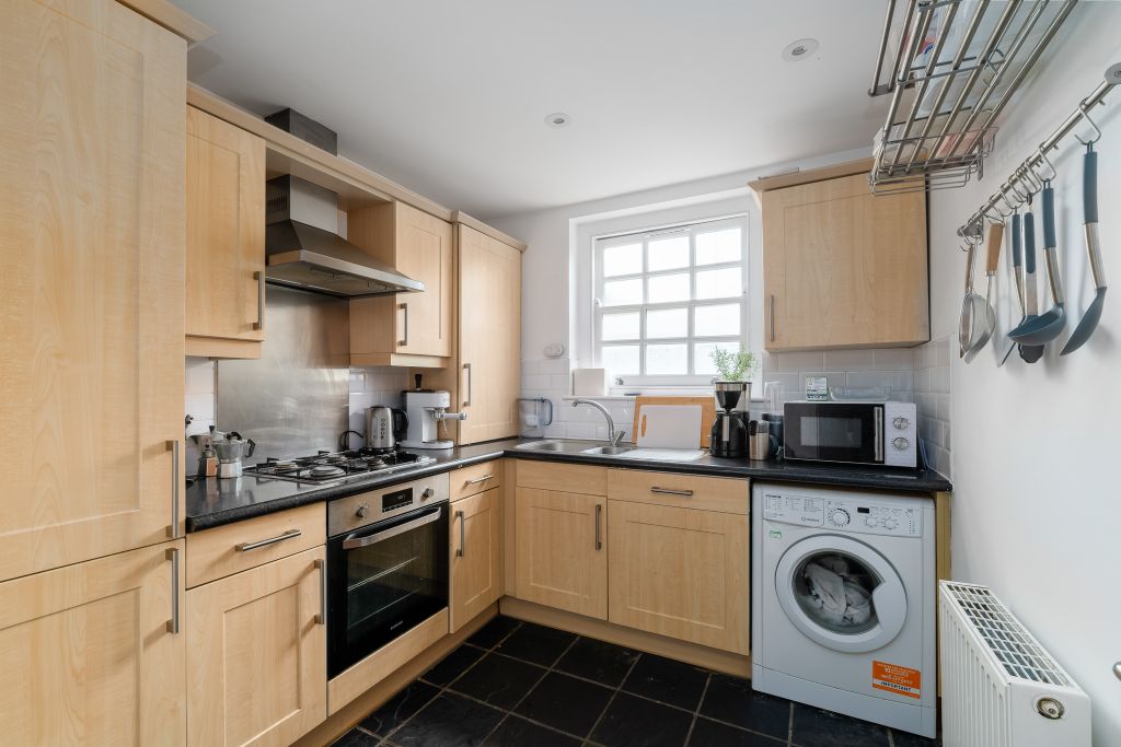 Property photo 3 of 14