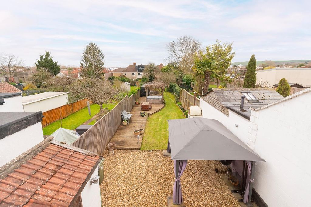 Property photo 3 of 34 8C5Rbh - External I.Jpg