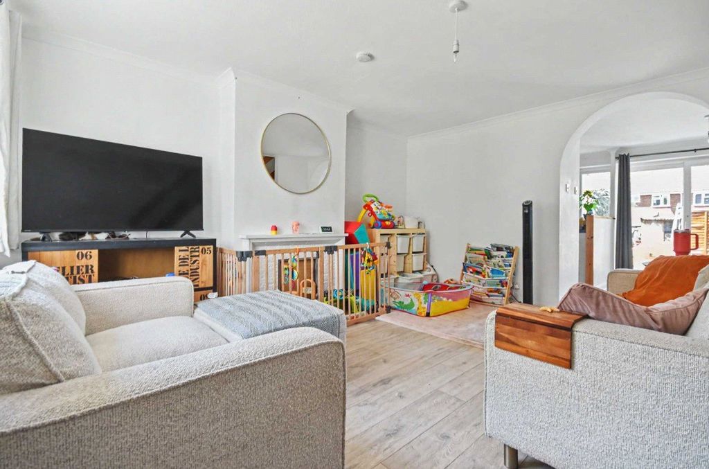 Property photo 3 of 10 3