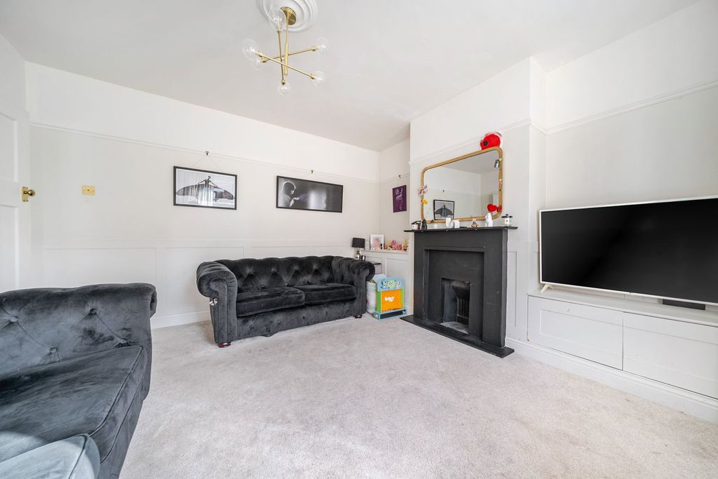 Property photo 3 of 16