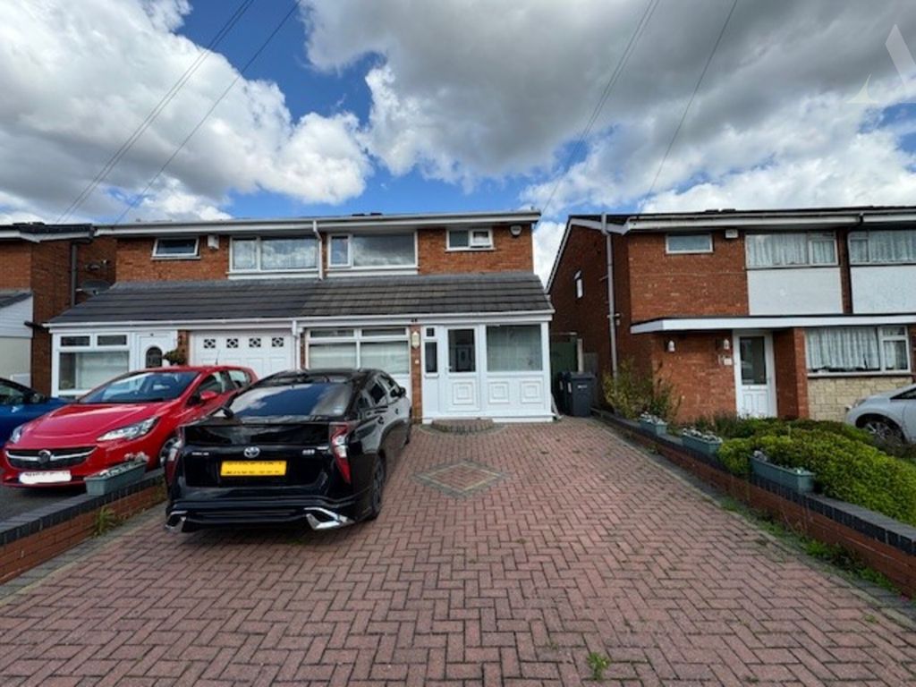 Property photo 1 of 11 Manor Gardens