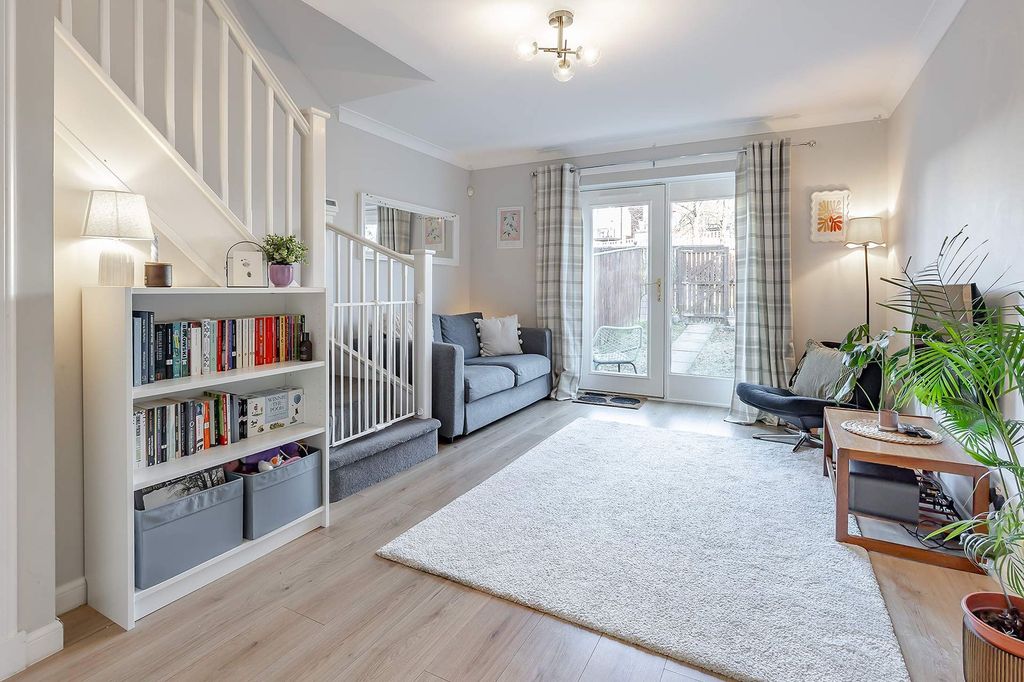 Property photo 3 of 16 Living Room/Diner