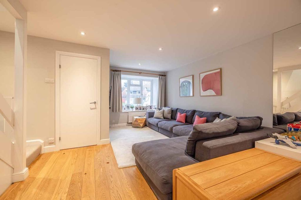 Property photo 2 of 18