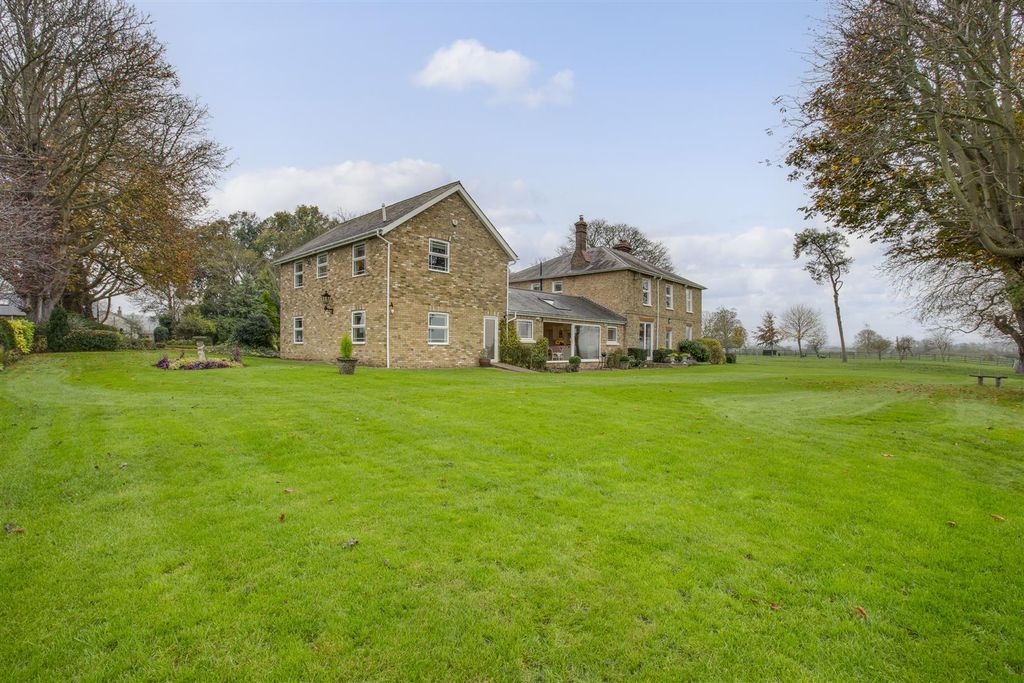 Additional image 35 of 6 bed detached house for saleThe Ride, Totternhoe, Bedfordshire LU6