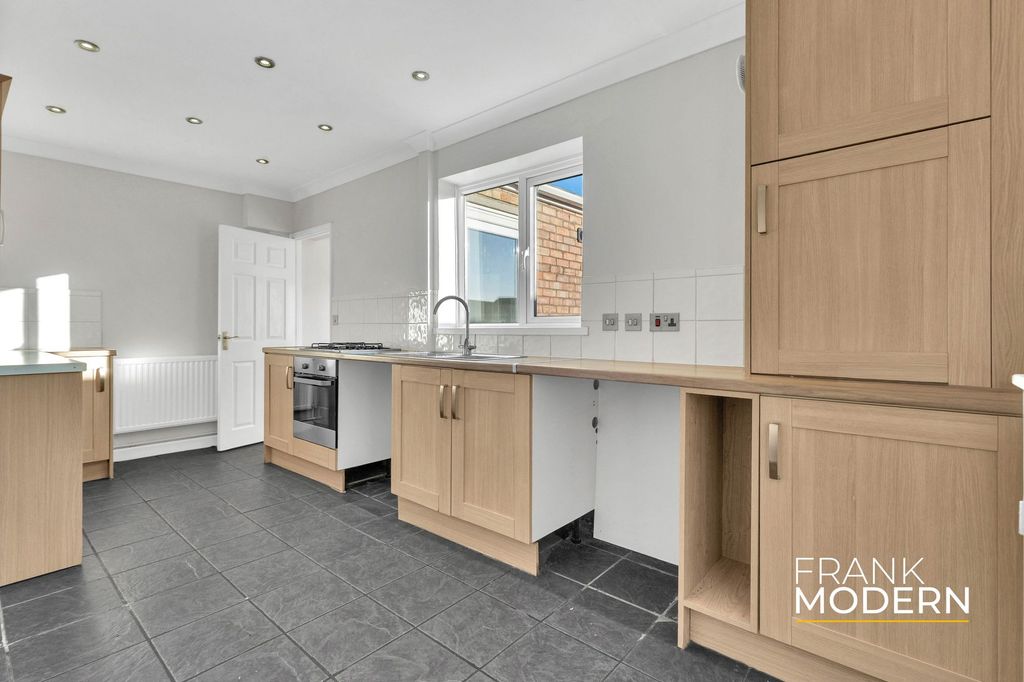 Property photo 3 of 36 Kitchen