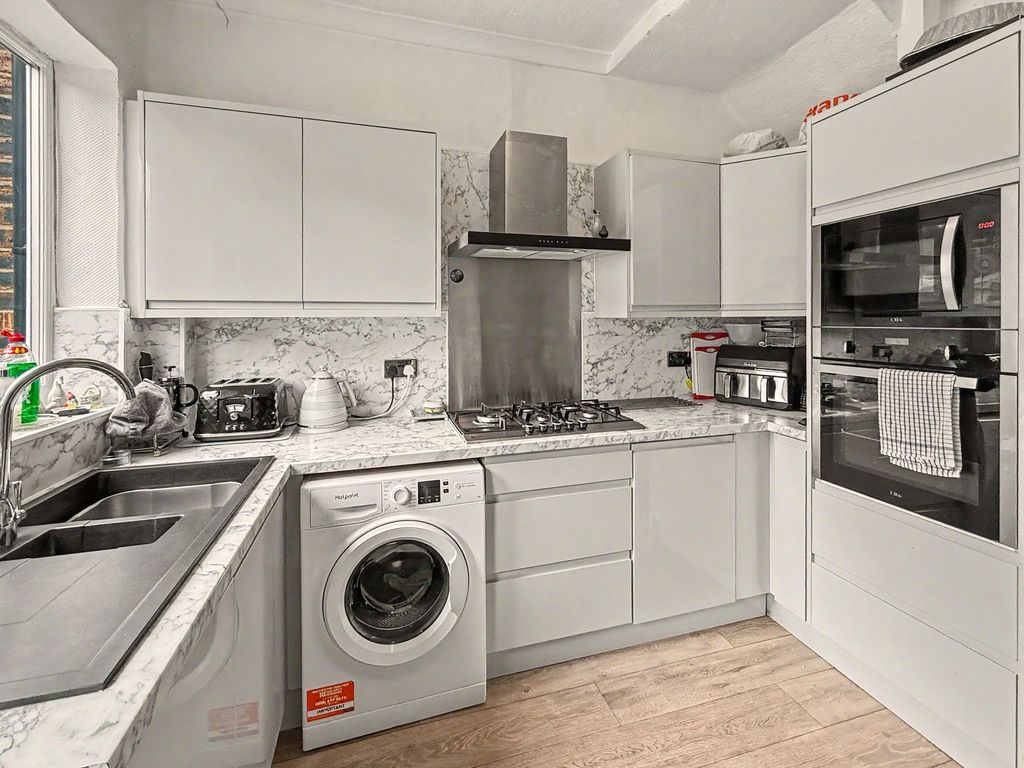 Property photo 2 of 22