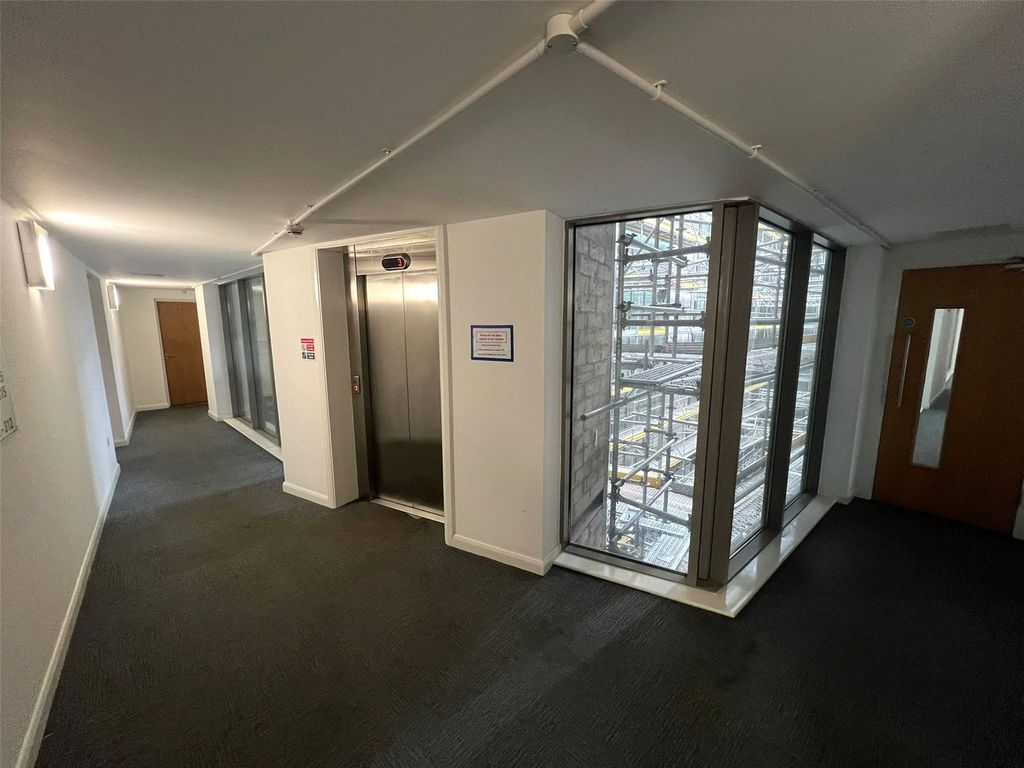 Property photo 2 of 10 Picture No. 13