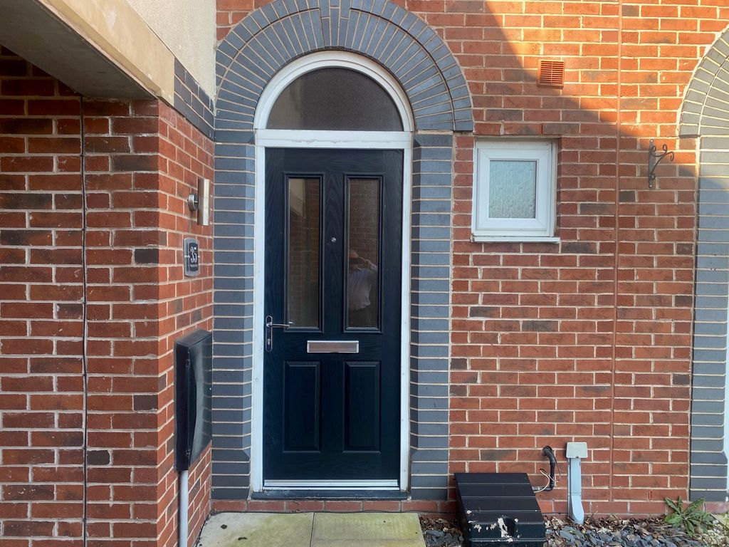 Property photo 2 of 18