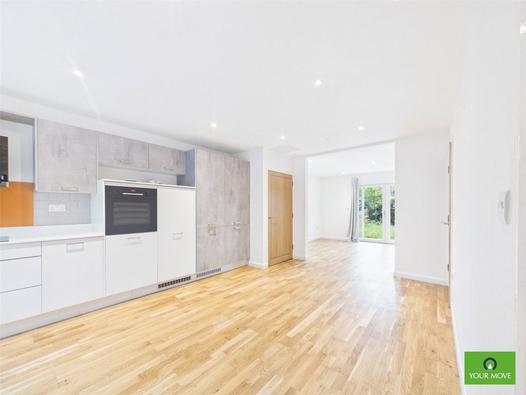 Property photo 1 of 43 Picture No. 01
