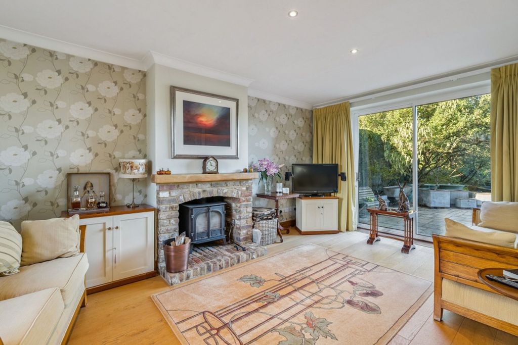 Property photo 2 of 17