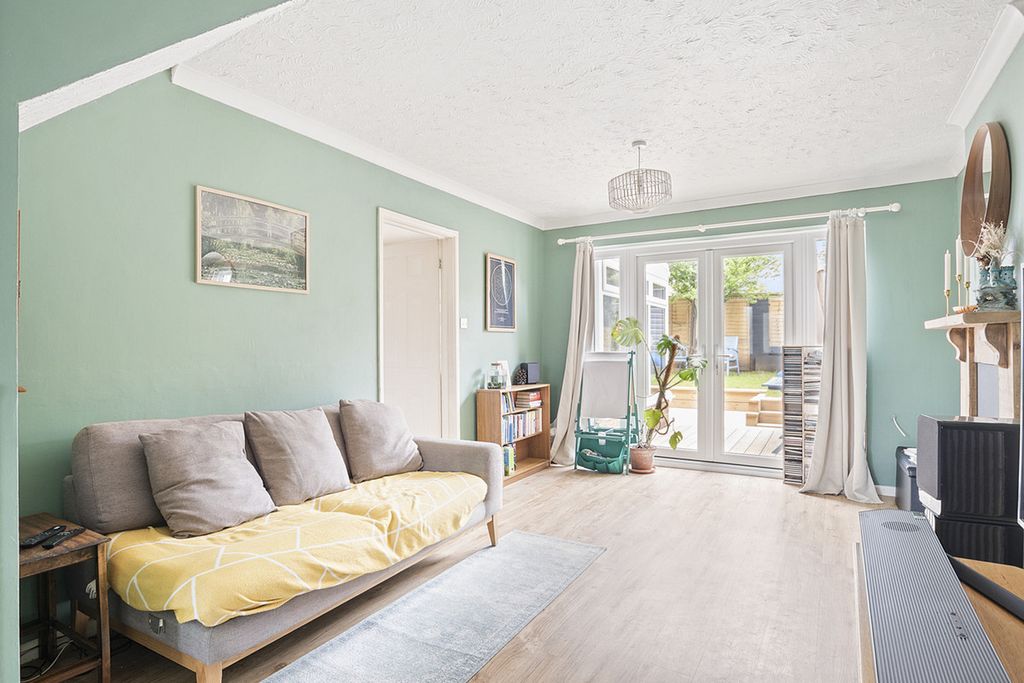 Property photo 3 of 10