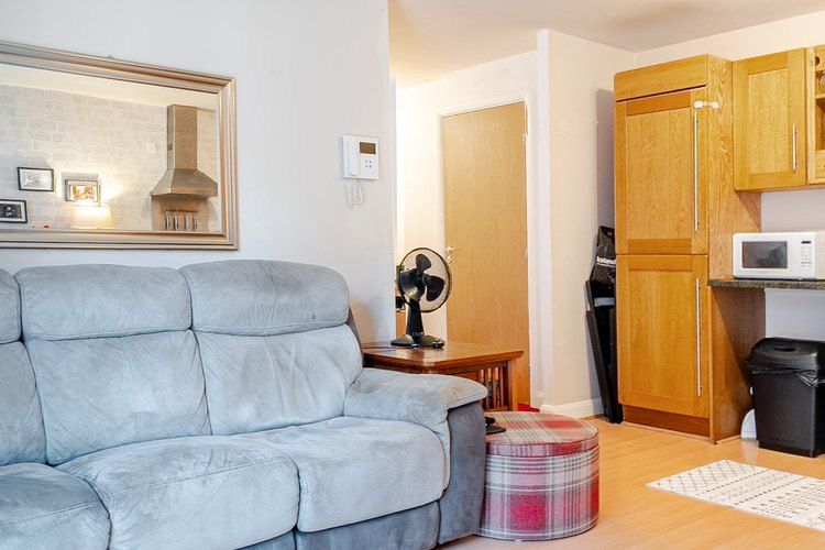 Property photo 2 of 20