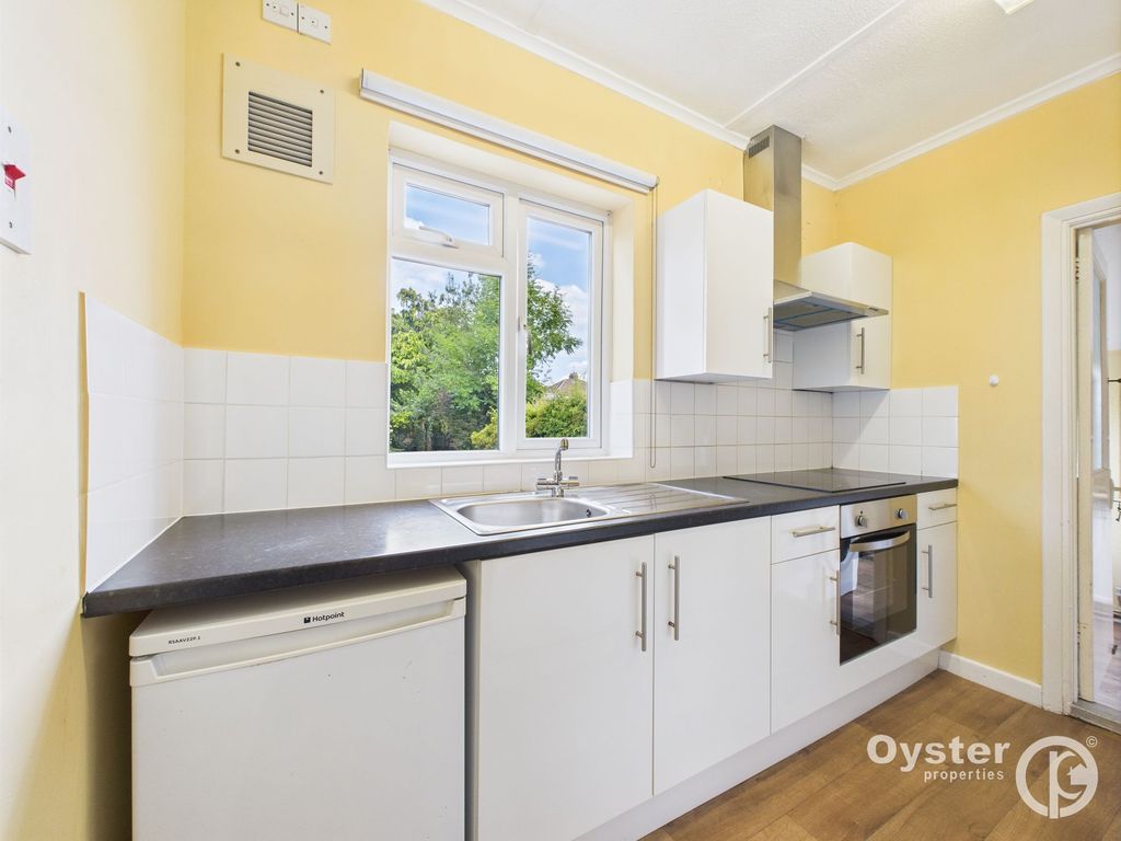 Property photo 3 of 13 Kitchen