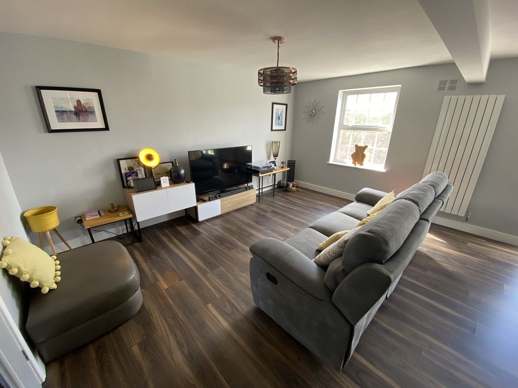 Property photo 2 of 21 Lounge Area
