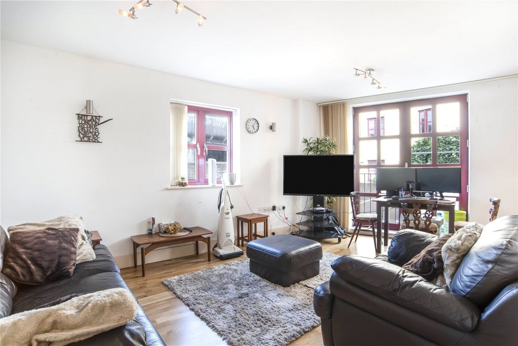 Property photo 3 of 13 Picture No. 15