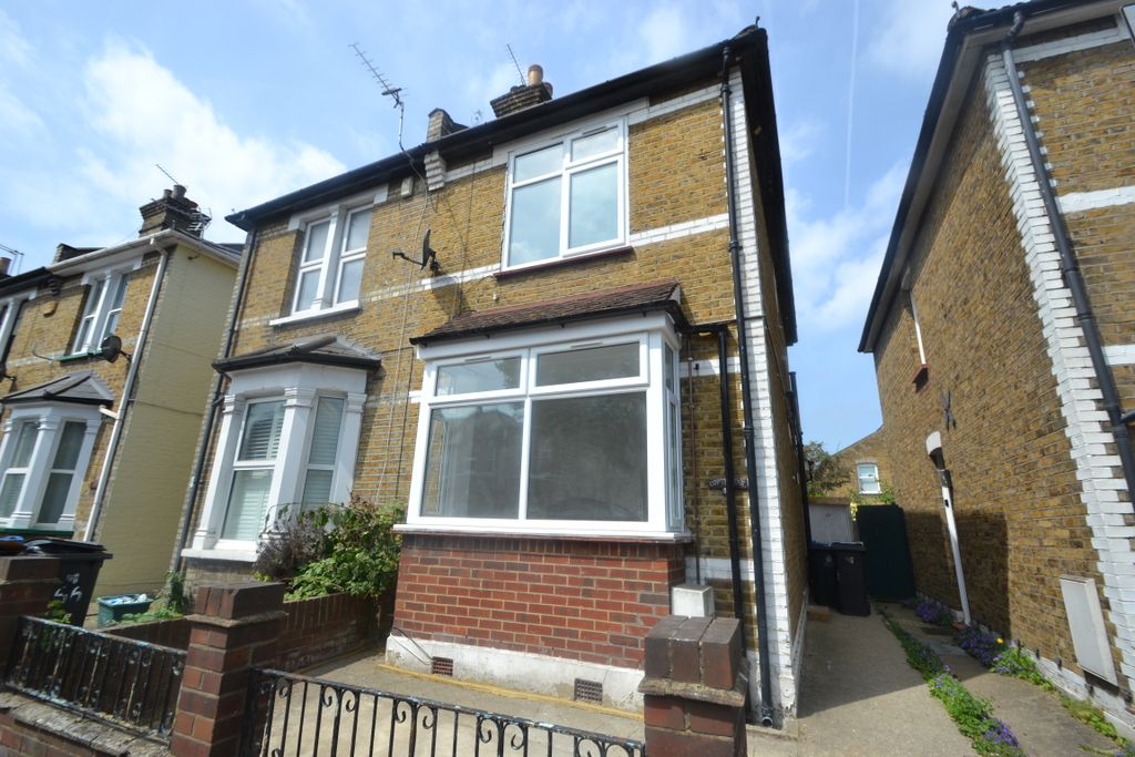 Property photo 2 of 11