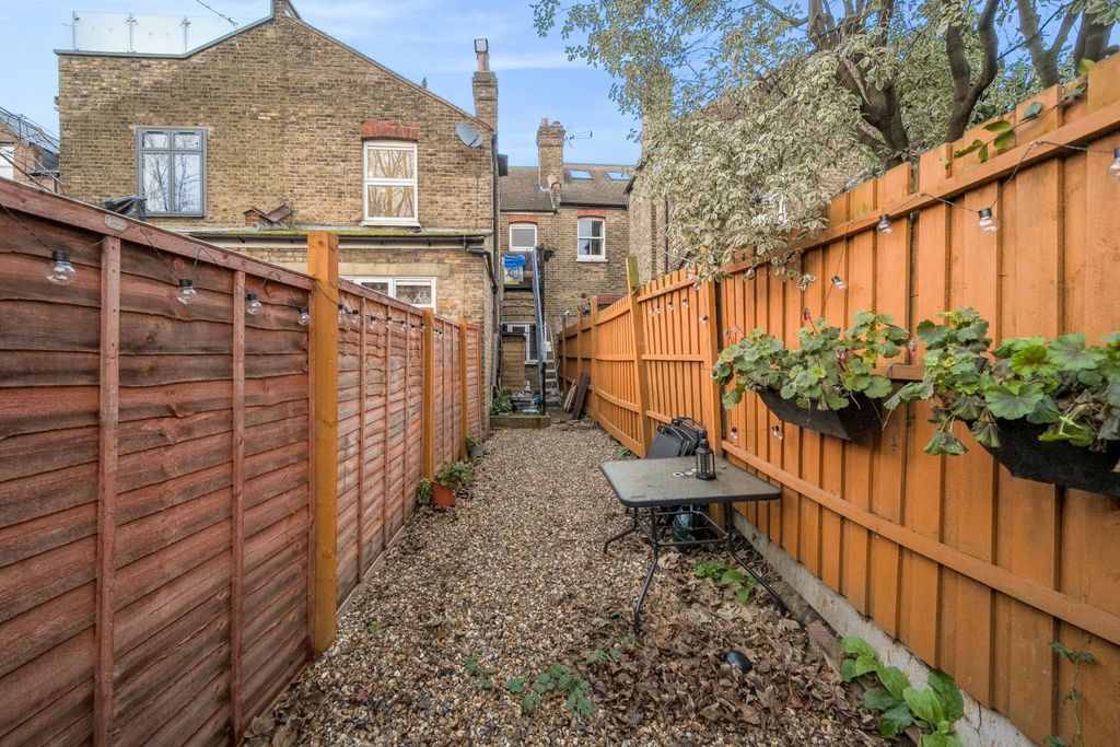 Property photo 2 of 13 Picture No. 11