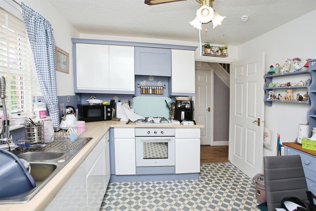 Property photo 3 of 17