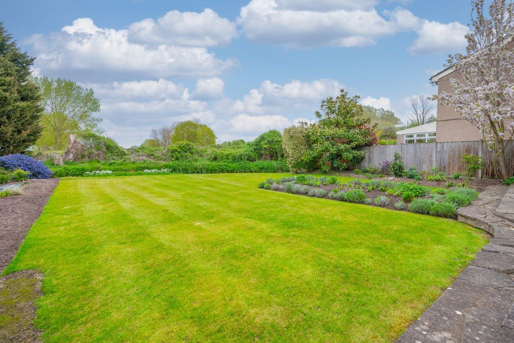 Property photo 2 of 23 4989133