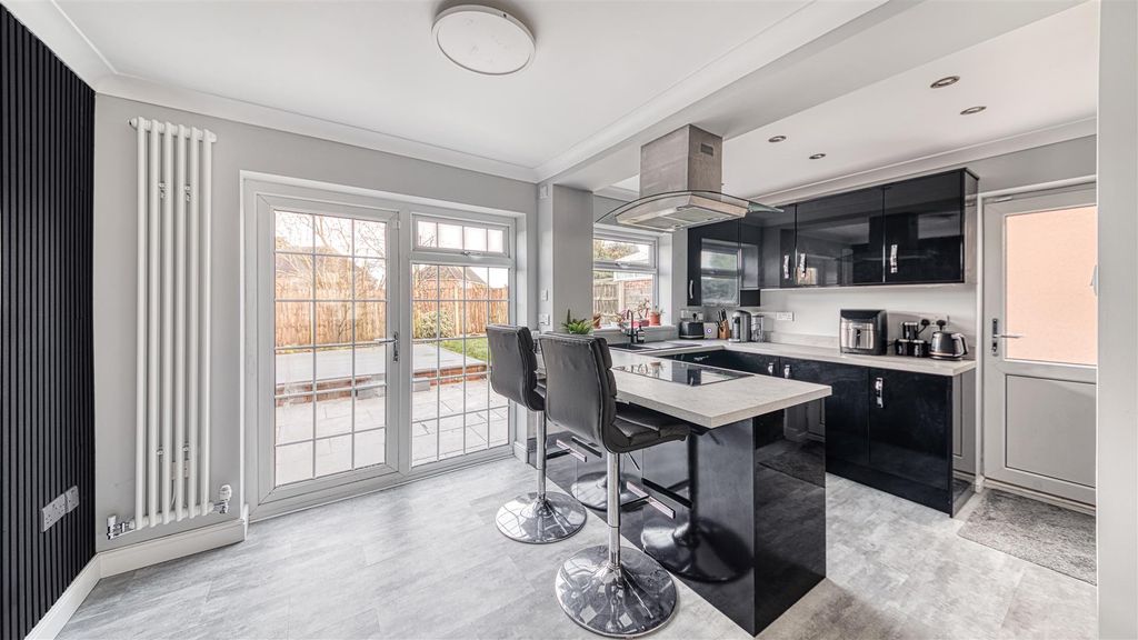 Property photo 3 of 29