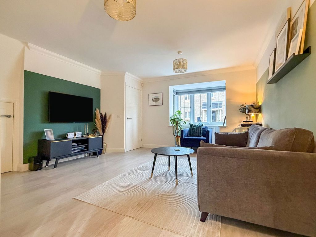 Property photo 3 of 21