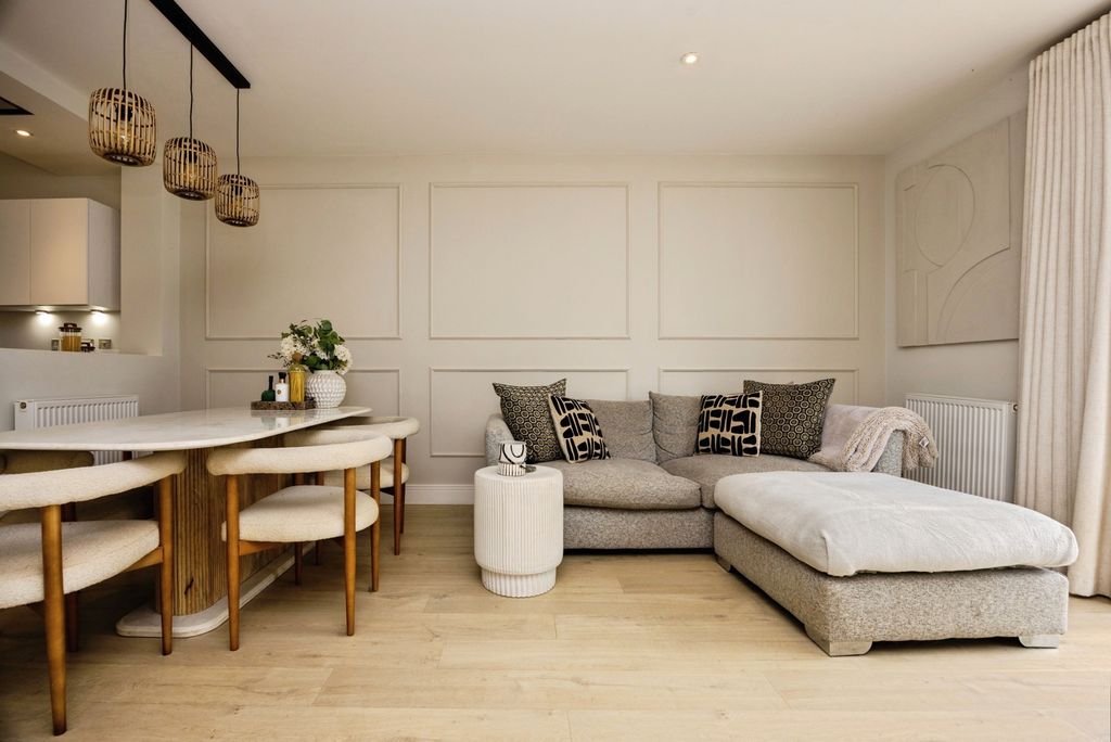 Property photo 2 of 16 Pbox-Img.Jpg