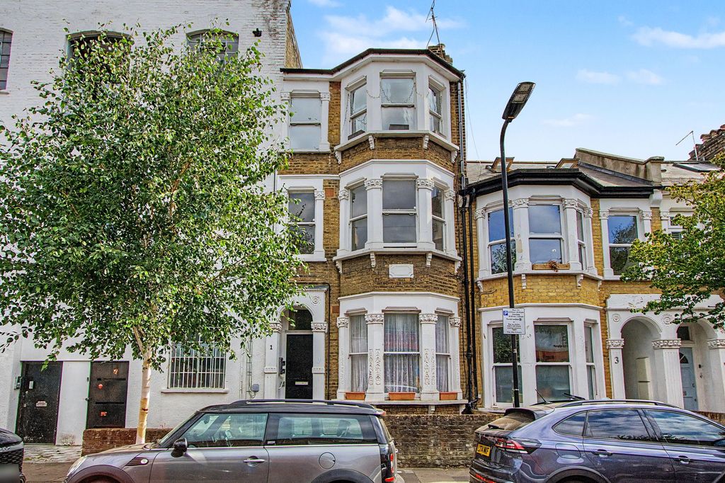 Property photo 1 of 10 Flat C, 1 Prince George Road, Hackney, London, N16 8DL