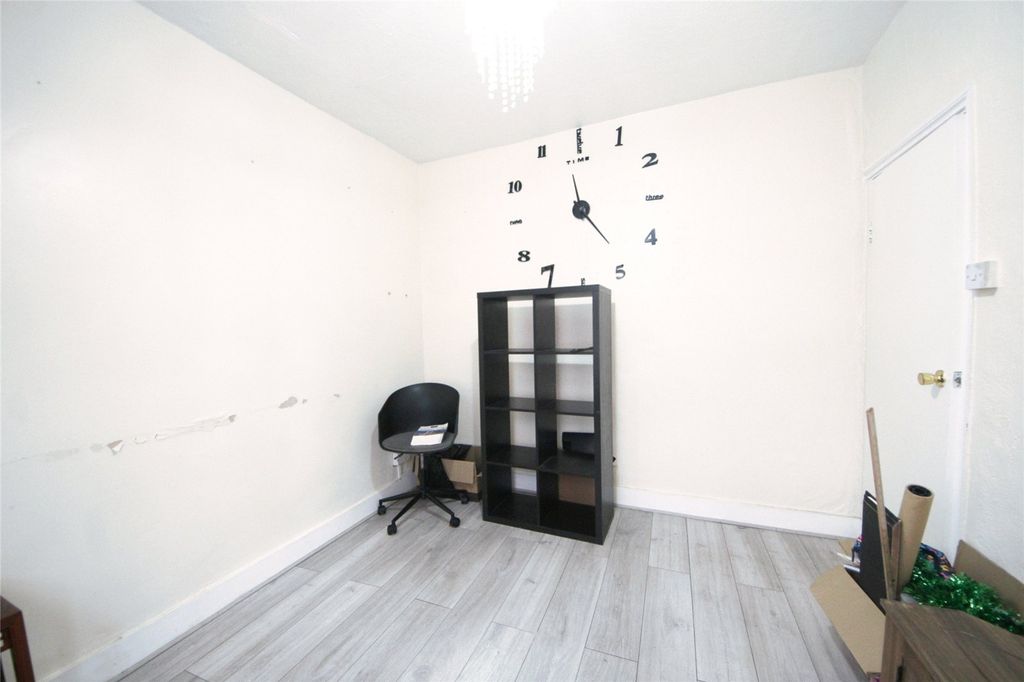 Property photo 2 of 17 Picture No. 19