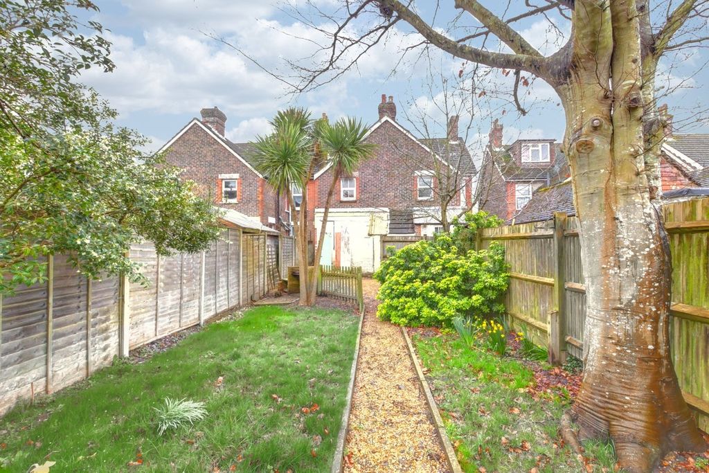 Property photo 2 of 25