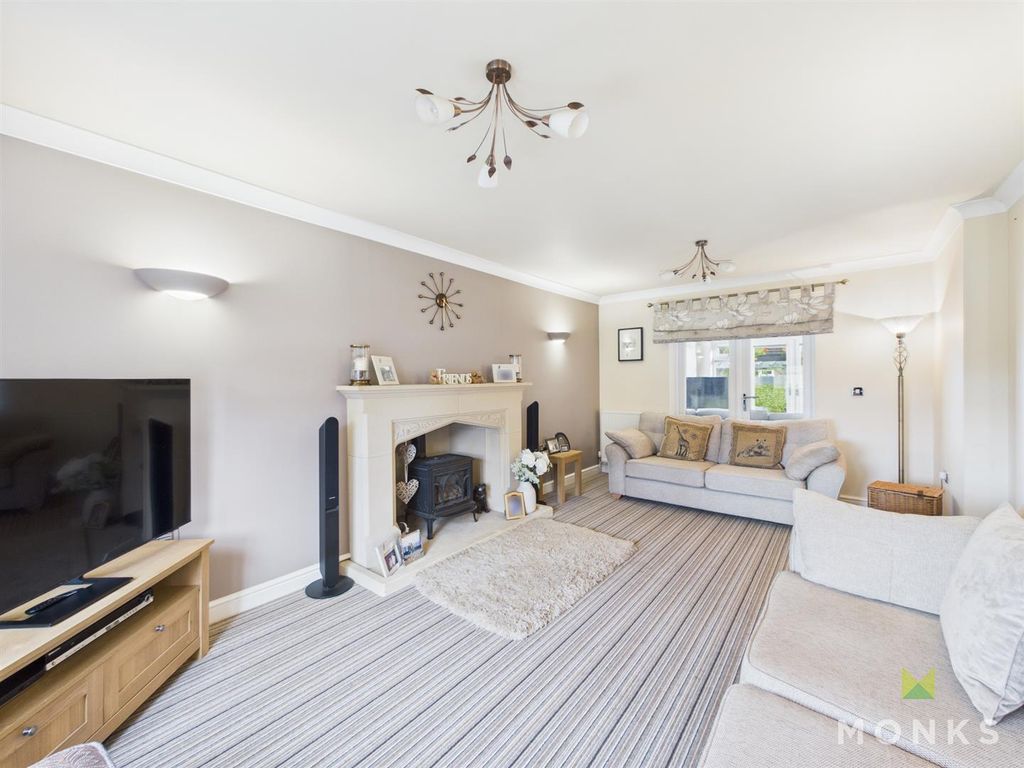 Property photo 3 of 36 Cam01348G0-Pr0761-Still025.Jpg