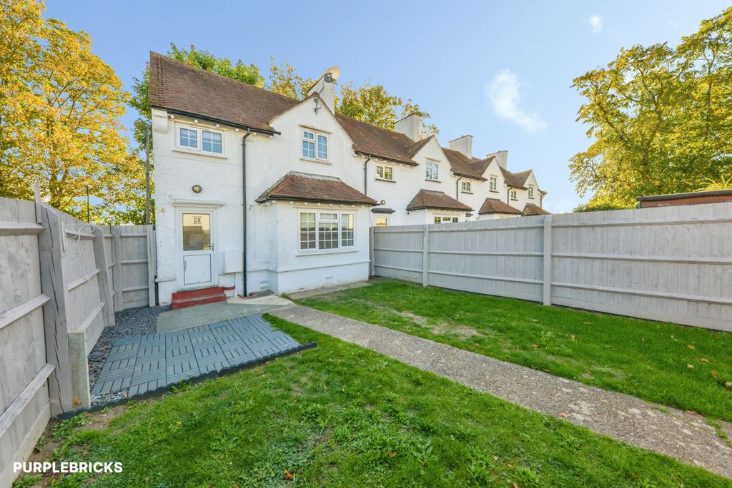 Property photo 2 of 23