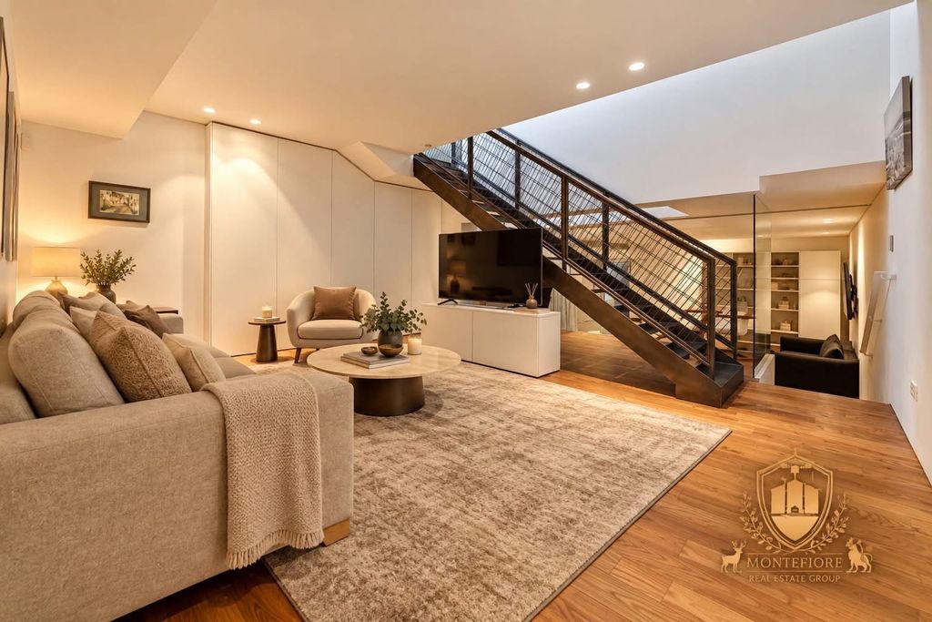 Property photo 1 of 7 Apartment For Sale In Neve Tzedek, Tel Aviv | 4 Bedrooms | Private Patio