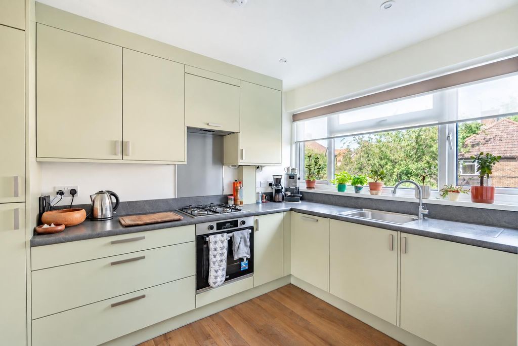 Property photo 3 of 14 Kitchen