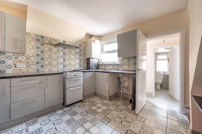 Property photo 3 of 17 80281_1337463_Img_01_0004_Max_656x437