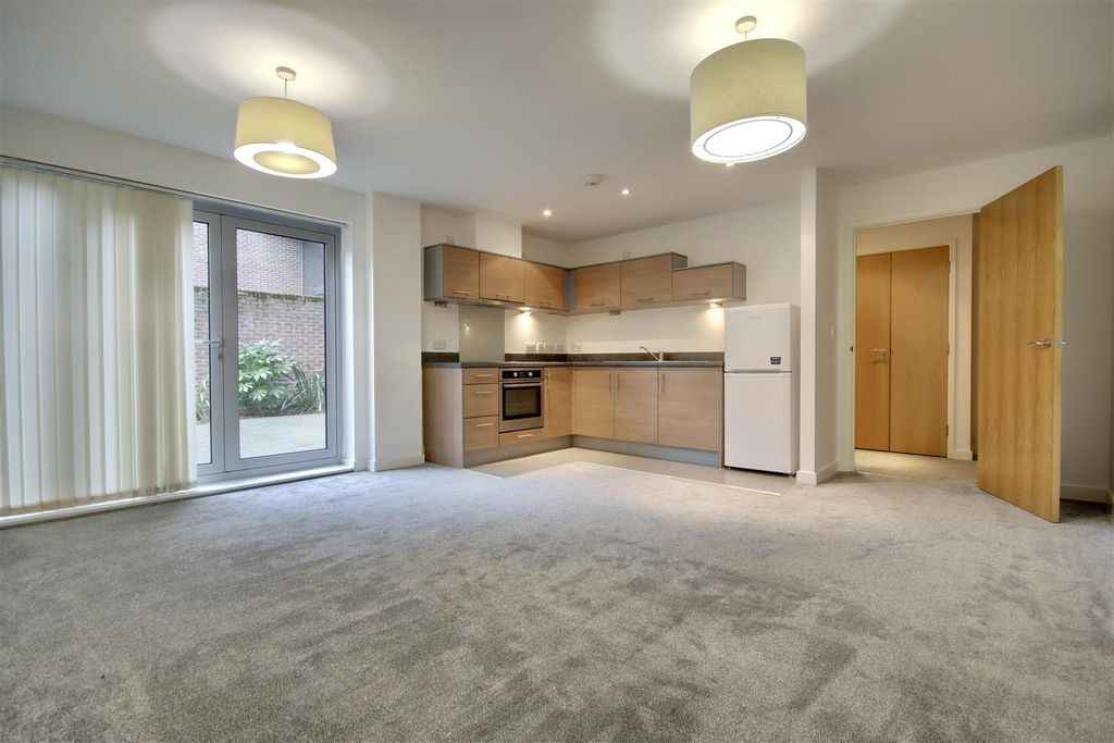 Property photo 2 of 6 D246Cf92-1F44-4075-9E2F-B07D8Df068B6_1_201_A.Jpeg