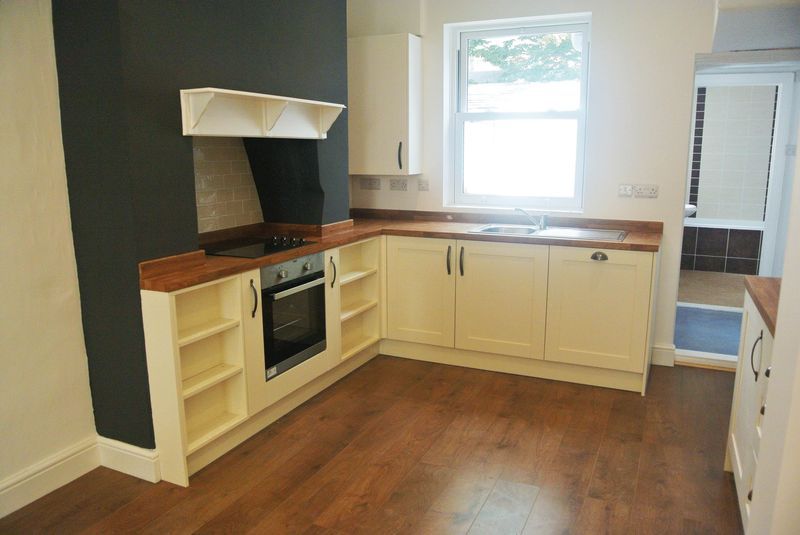 Property photo 2 of 12 Photo 11