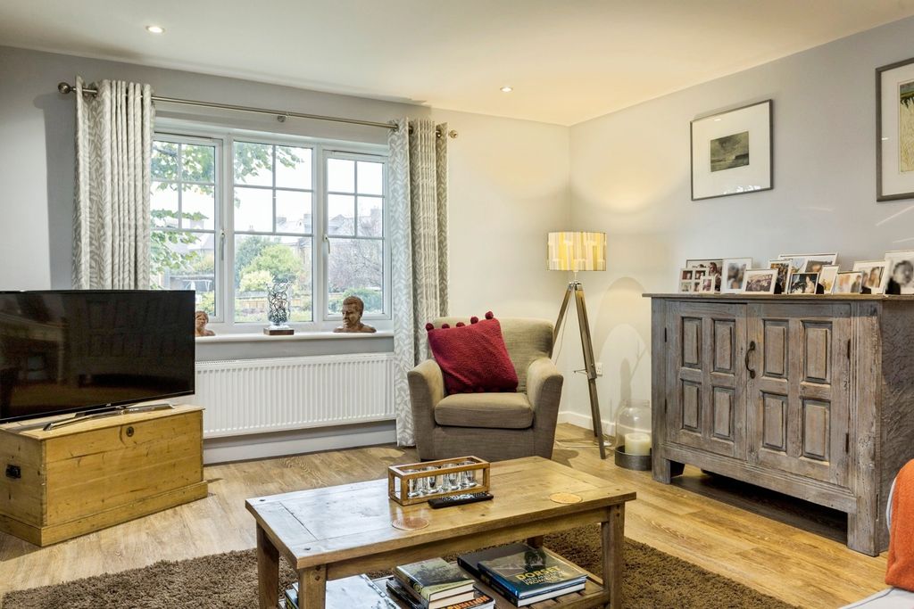 Property photo 2 of 21 Pbox-Img.Jpg