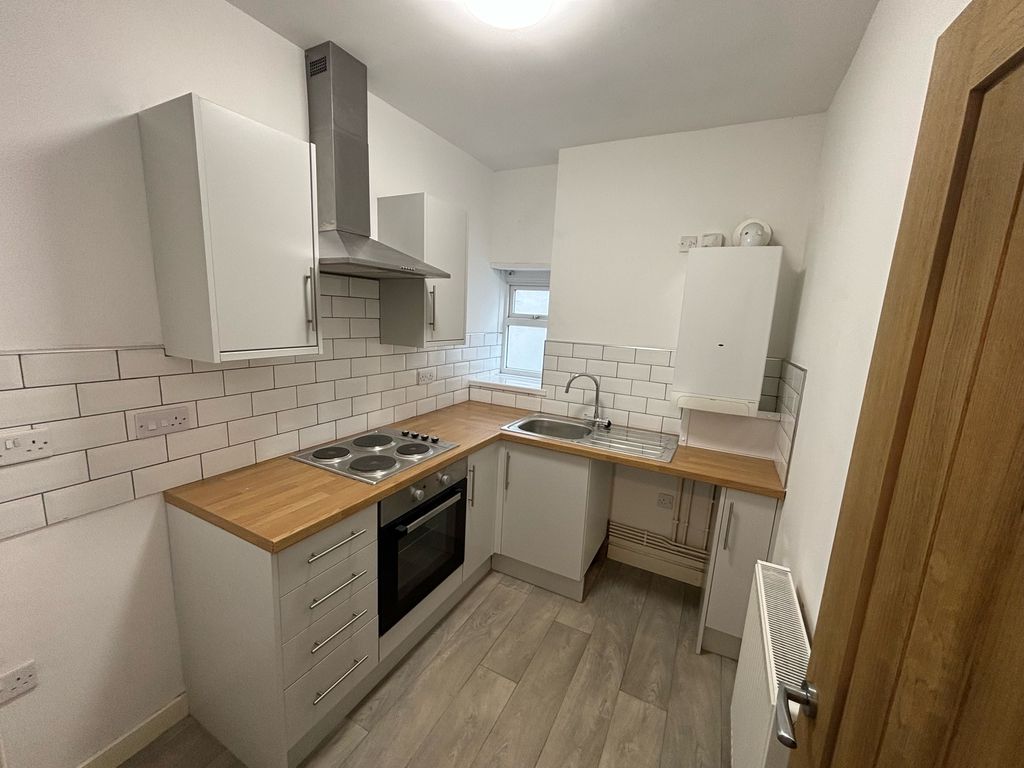 Property photo 2 of 8 Balcony