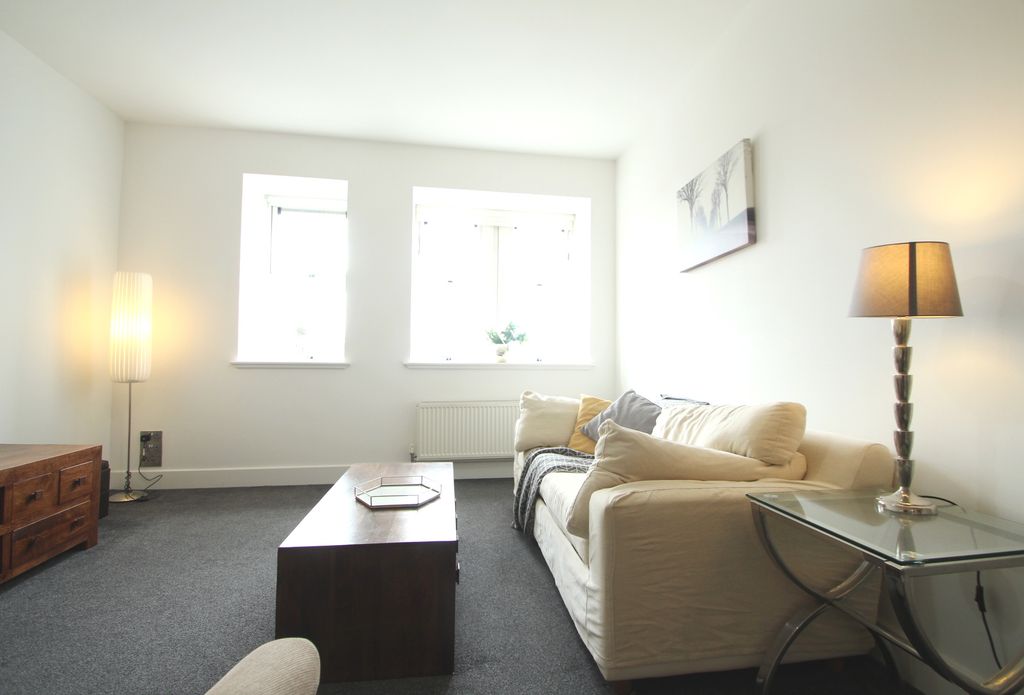 Property photo 2 of 11 Lounge